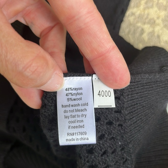 New MB Design mesh back black top - Picture 14 of 14